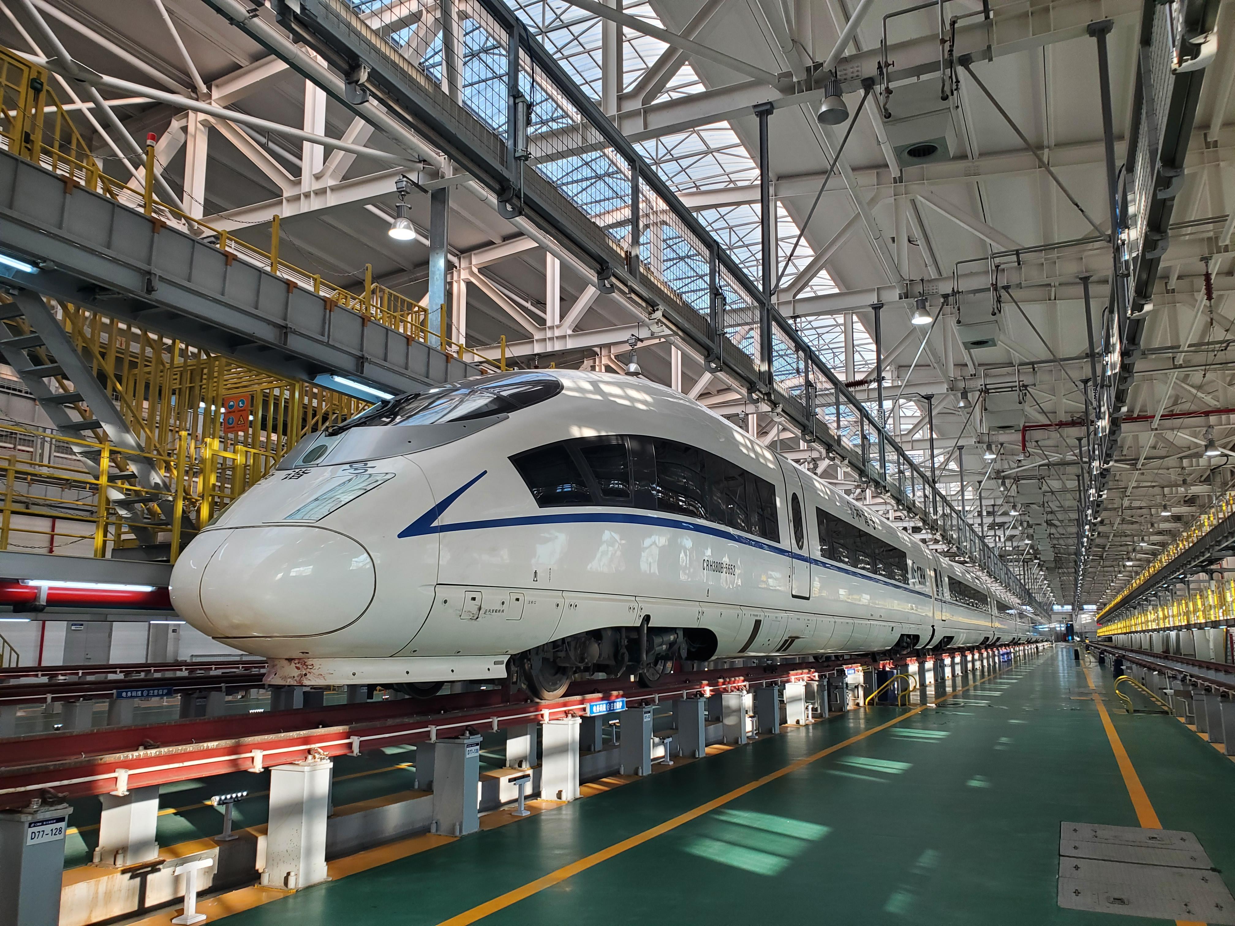 【高鐵來了】隴東報記者試乘體驗，感受銀西鐵路的“速度與激情”！