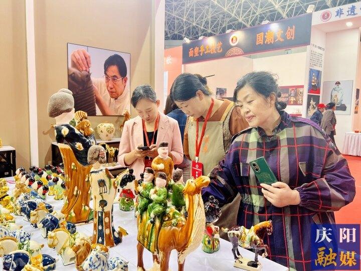 香包牽線聚人氣！第十八屆慶陽香包民俗文化節(jié)旅游綜合收入6100萬元