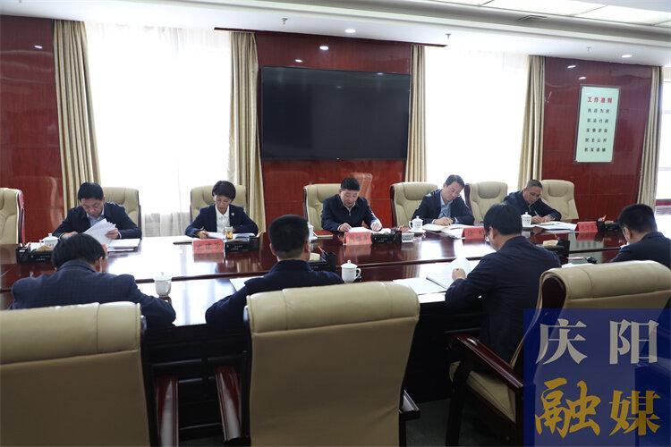周繼軍在市政府領導班子主題教育調研成果交流會上強調 加快成果轉化 破解發(fā)展難題 以高質量調查研究推動高質量發(fā)展