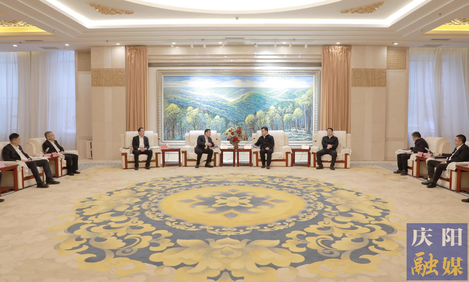 黃澤元周繼軍與中國鐵塔甘肅省分公司黨委書記、總經(jīng)理戴海兵一行座談